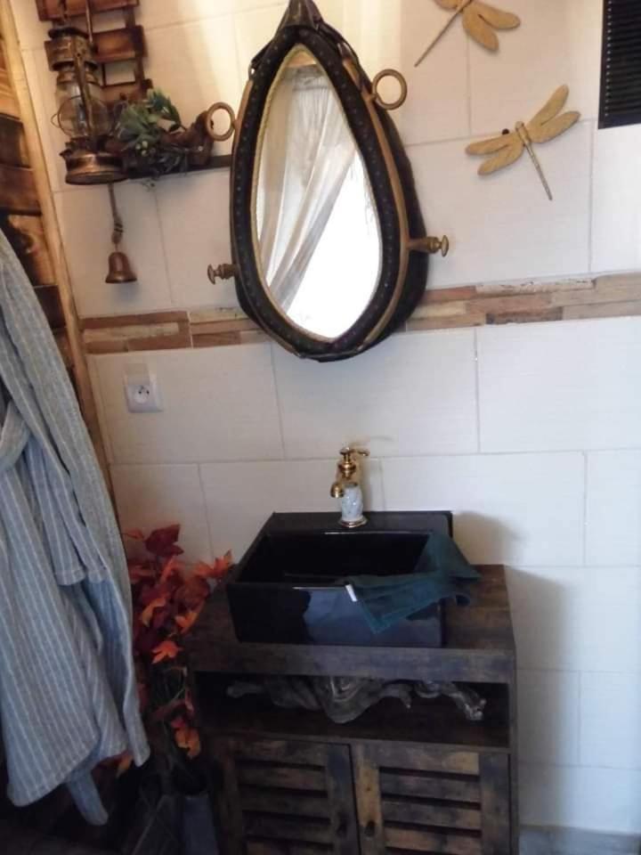 L'Histoire De L'Ouest , Jacuzzi Appartement Dole Exterior foto